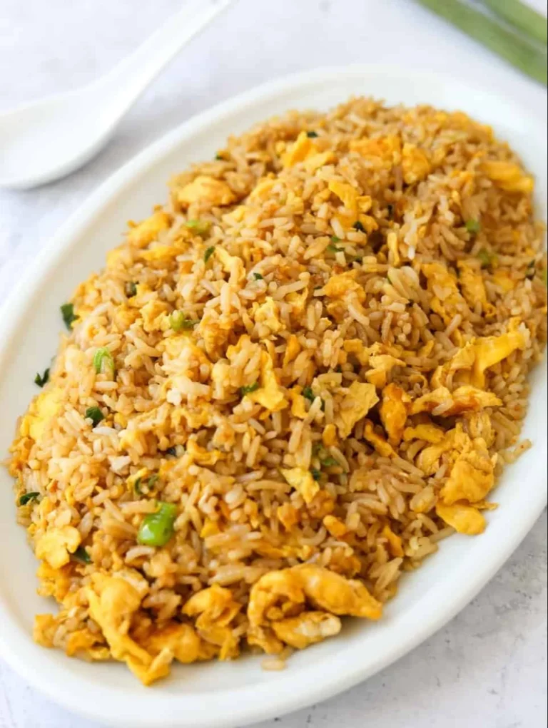 Quick and easy 10-minute Egg Fried Rice dish served in a bowl.