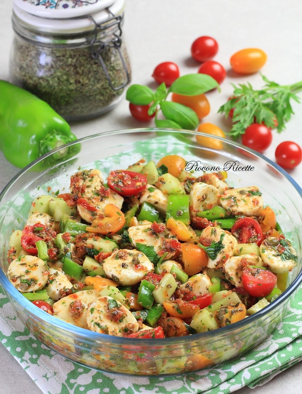 Insalata con Mozzarelline Marinate: Fresca, Colorata e Piena di Sapore 9ed837cb2ef13d4c9a971b3466bdc073